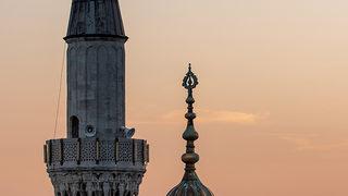 İzmir'de camiden 'Müslüm Gürses şarkısı çalındı' iddiası! Gerçek bambaşka çıktı