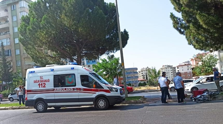 G&Uuml;NCELLEME - Kahramanmaraş'ta motosiklet yayaya &ccedil;arptı: 2 &ouml;l&uuml;