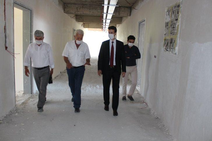 Kaymakam Açıkgöz, ilkokul çalışmaları yerinde inceledi G3