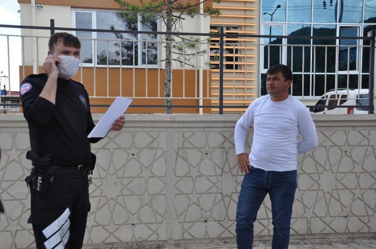 Afyonkarahisar&rsquo;da polis sokakta &lsquo;Korona&rsquo; denetimi yaptı