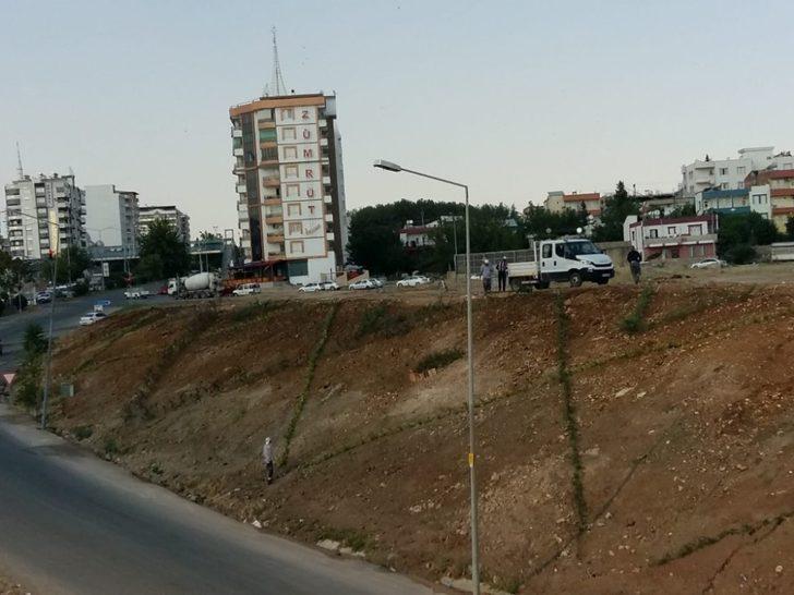 Atatürk Bulvarında peyzaj düzenlemesi G2