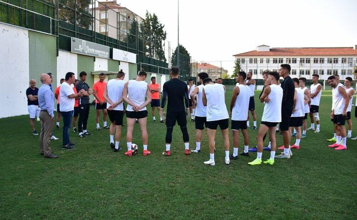 Manisa FK’ya play-off maçları öncesinde motivasyon konuşması G5
