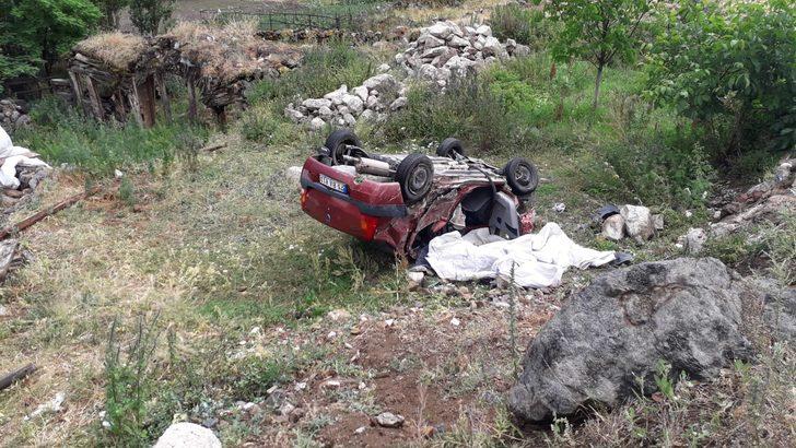 Erzurum'da feci kaza! TIR'ın dorsesinin çarptığı araç hurdaya döndü