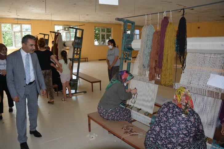 Besni Belediyesi “Dokuyan Eller” Projesini hayata geçirdi G3