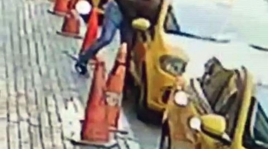 Hem hırsızlık yaptı, hem de selam verdi