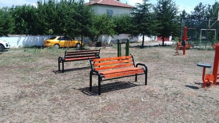 Bahşılı Belediyesi parklardaki oyun grupları yenileniyor G4