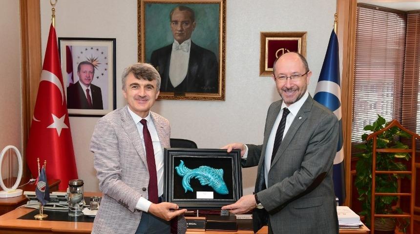 DP&Uuml; Rekt&ouml;r&uuml; Prof. Dr. Kazım Uysal&rsquo;dan Rekt&ouml;r Erdal&rsquo;a hayırlı olsun ziyareti