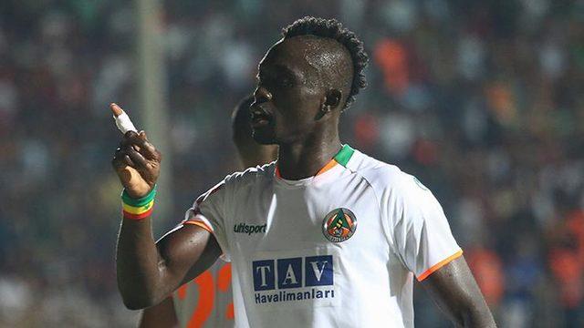 Cisse, gol krallığı yarışında Sörloth'u geçip zirveye oturdu