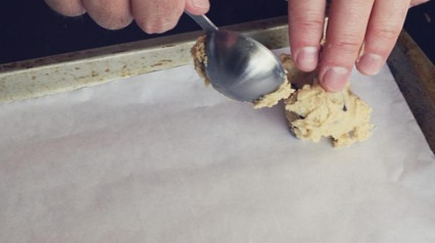 Ütü için bile kullanılıyor! Pişirme kağıdının şaşırtan kullanım alanları...