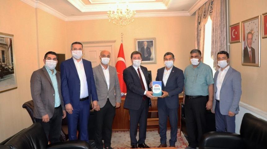 Eğitim Bir-Sen&rsquo;den Vali Tavlı&rsquo;ya ziyaret