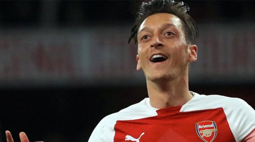 Mesut &Ouml;zil'in Başakşehir'e transfer olacağı iddia edildi