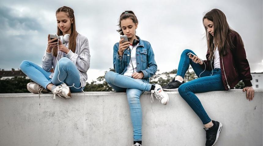 Dopamin aşkına: Cep telefonuna bakmadan yaşamak bu kadar mı zor?