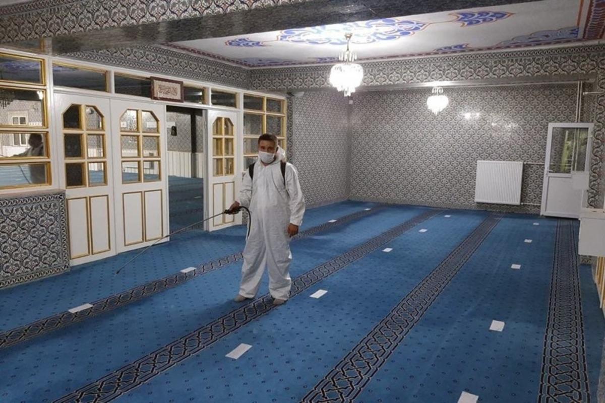 İscehisar&rsquo;da dezenfeksiyon işlemleri s&uuml;r&uuml;yor