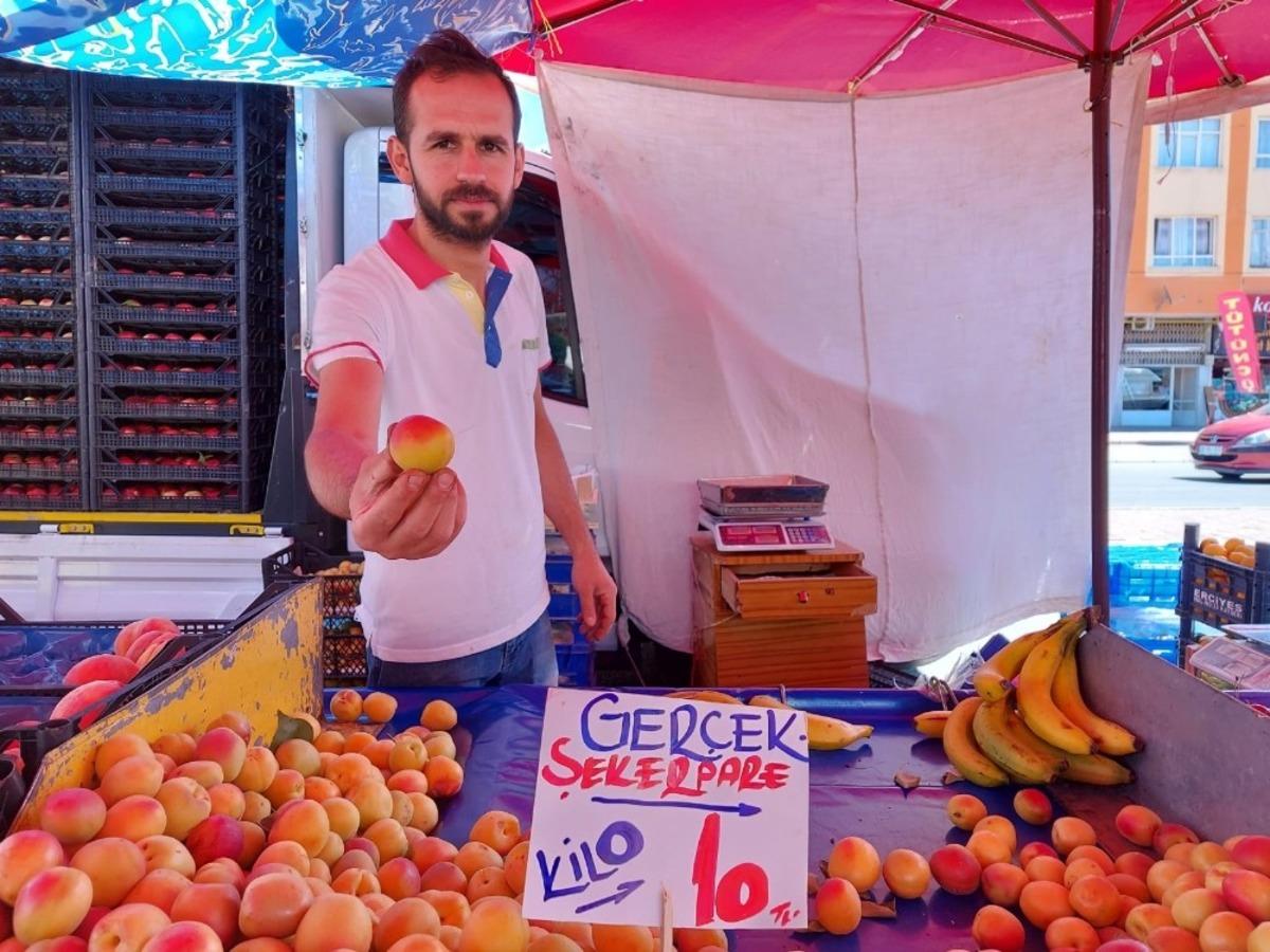 Havalar ısındı, meyve fiyatları d&uuml;şt&uuml;
