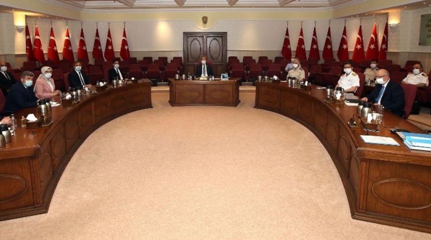 Başkan B&uuml;y&uuml;kakın, Milli Savunma Bakanı Hulusi Akar ile bir araya geldi