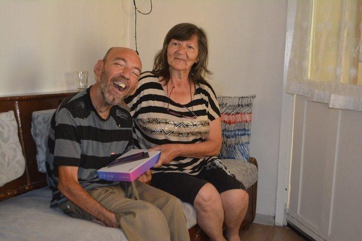 Mesut Ergin sosyal medyada kendisinden  tablet bilgisayar isteyen engelli vatandaşı kırmadı G5