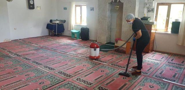 Beypazarı Belediyesinden camilerde temizlik