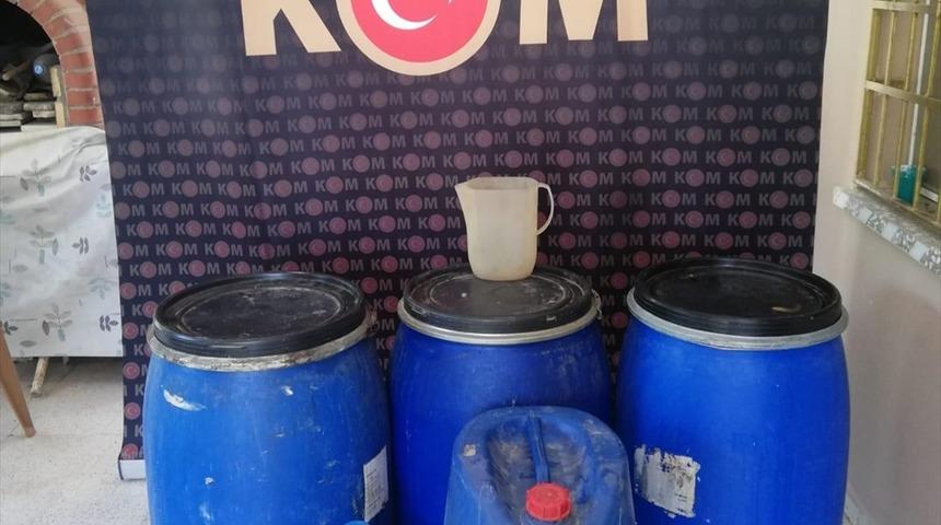 Hatay'da 2 bin 660 litre sahte i&ccedil;ki ele ge&ccedil;irildi