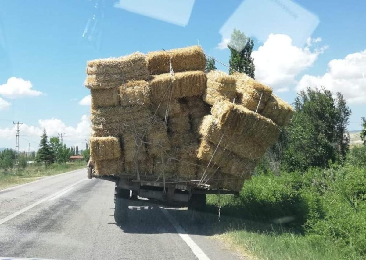 Jandarma trakt&ouml;rler ve bi&ccedil;erd&ouml;ver denetimi