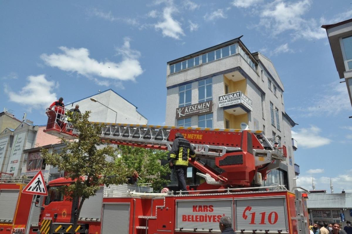 Kars&rsquo;ta baca yangını korkuttu