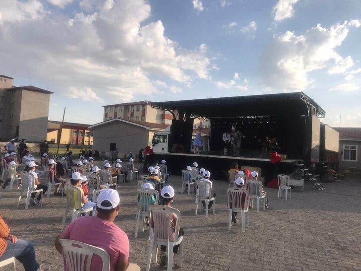 ’Oz Büyücüsü’ oyunu Tutak ilçesinde sahne aldı G2