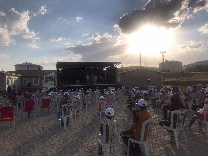 ’Oz Büyücüsü’ oyunu Tutak ilçesinde sahne aldı G4