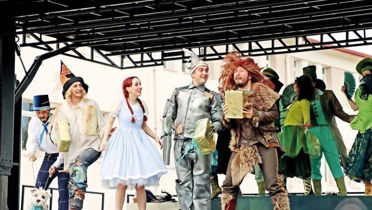 ’Oz Büyücüsü’ oyunu Tutak ilçesinde sahne aldı G5