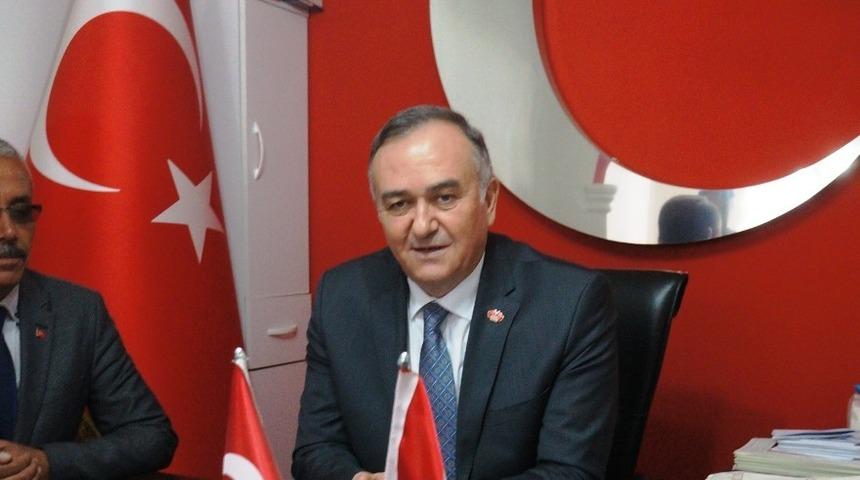 MHP&rsquo;li Ak&ccedil;ay, Manisalı &ccedil;ift&ccedil;ilerin sesi oldu
