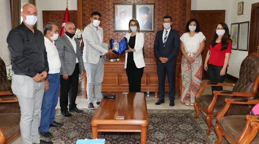 Hak-İş heyetinden Vali Becel’e ziyaret