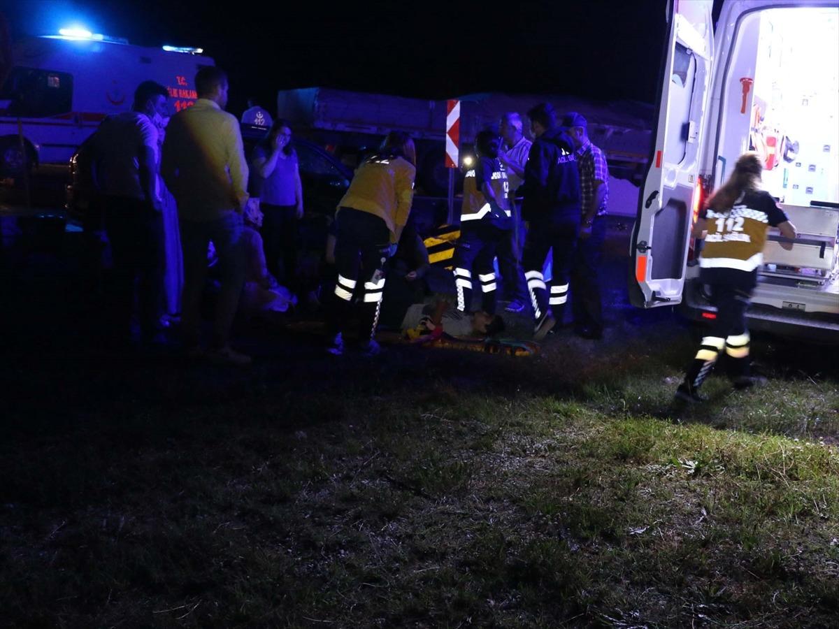 Mudurnu'da zincirleme trafik kazası: 7 yaralı