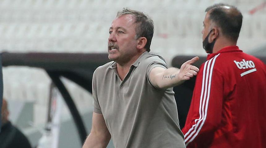 Sergen Yalçın, yabancı kuralına tepki gösterdi! ''2 oyuncu yemekte...''