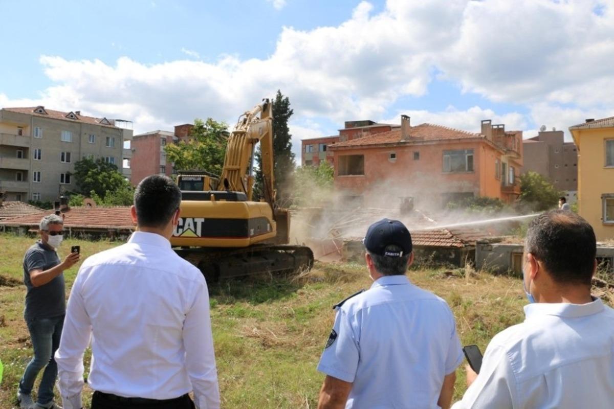 Kartal&rsquo;da metruk binaya ge&ccedil;it yok