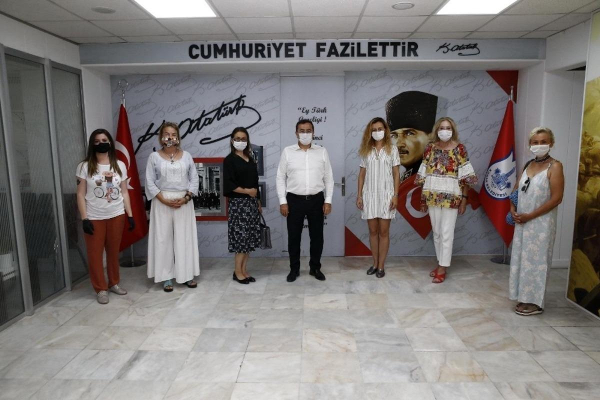 Konak&rsquo;ta can dostlar i&ccedil;in ortak &ccedil;alışma