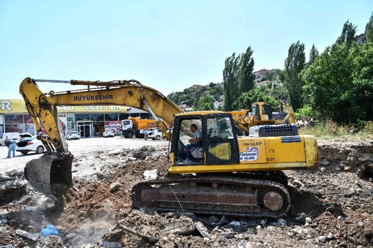 Havaalanı yolunda yıllardır beklenen proje hayata ge&ccedil;iyor