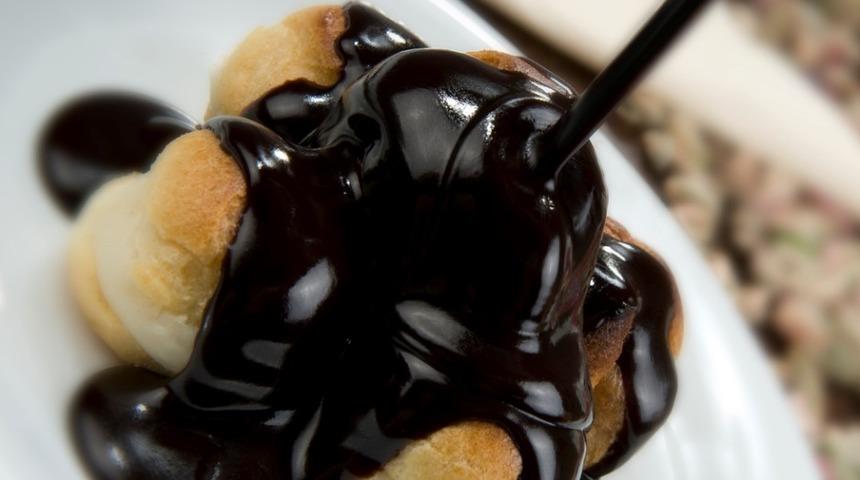 Yalancı profiterol tarifi: Tatlı krizlerinde, çat kapı gelen misafirde imdada yetişiyor!