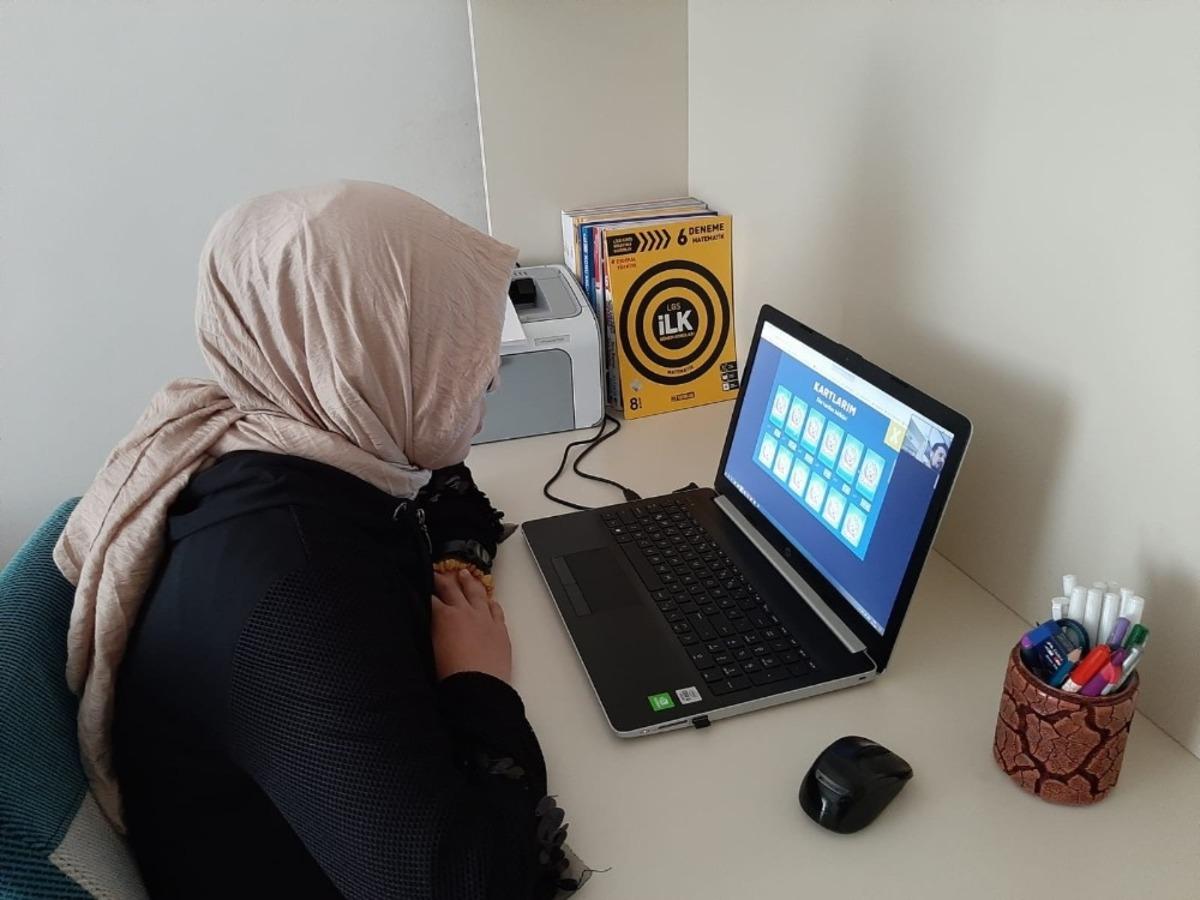 Bilgievleri&rsquo;nden &rsquo;DQ dijital okuryazarlık&rsquo; kursları