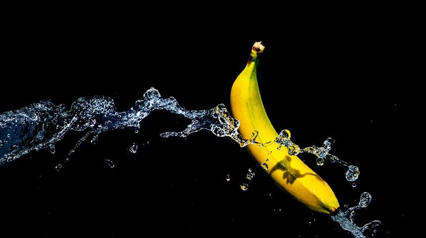 Yatmadan önce muz suyu için! Sonuca çok şaşıracaksınız...