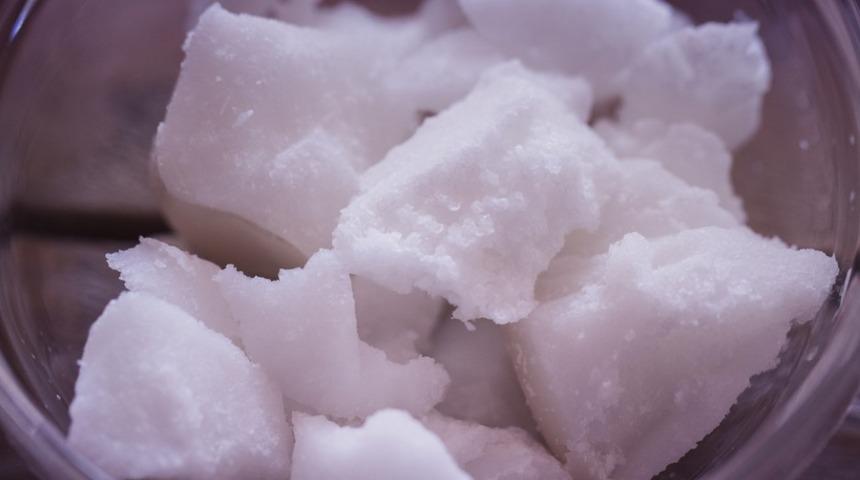 Evde kendi diş macununuzu &uuml;retebilirsiniz! Hindistan cevizi, zerde&ccedil;al...