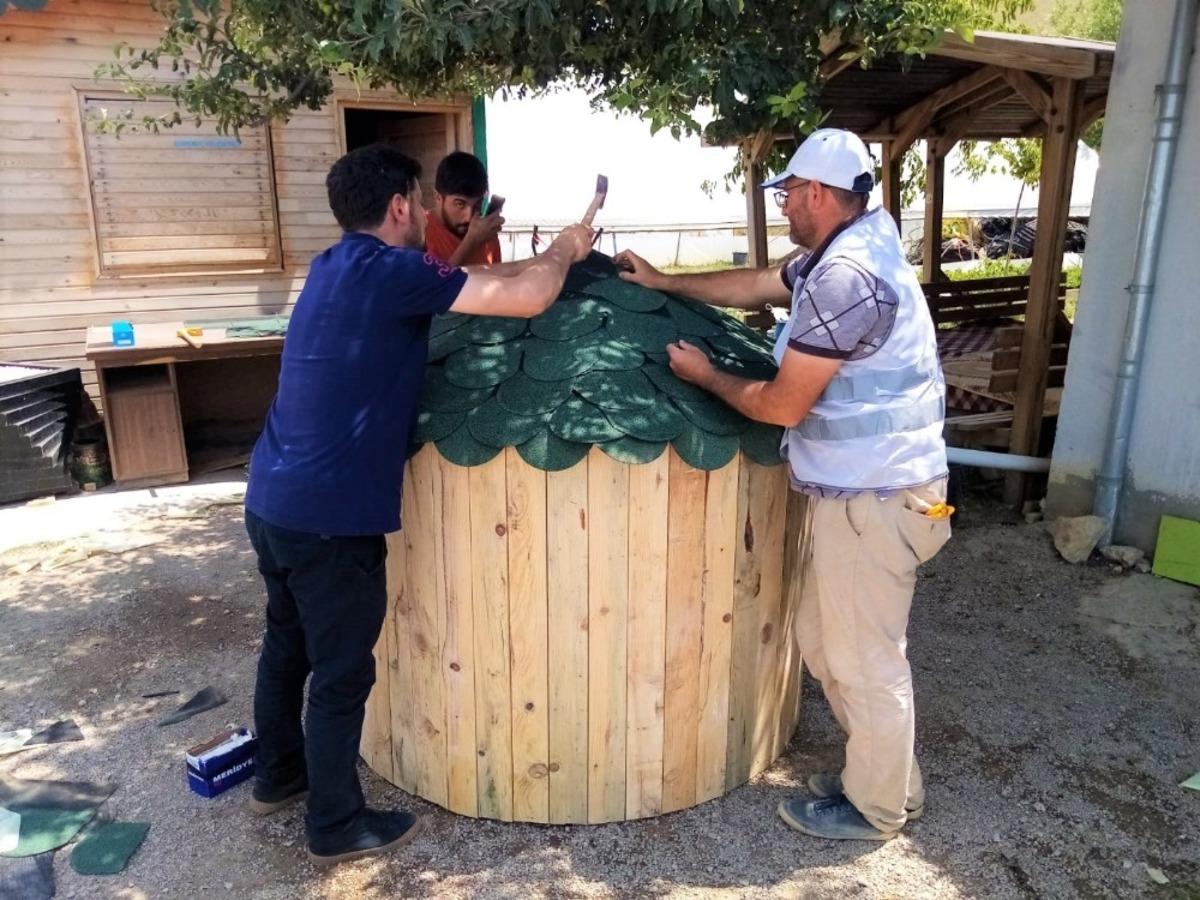 Kablo makaraları sokak k&ouml;peklerine yuva oldu