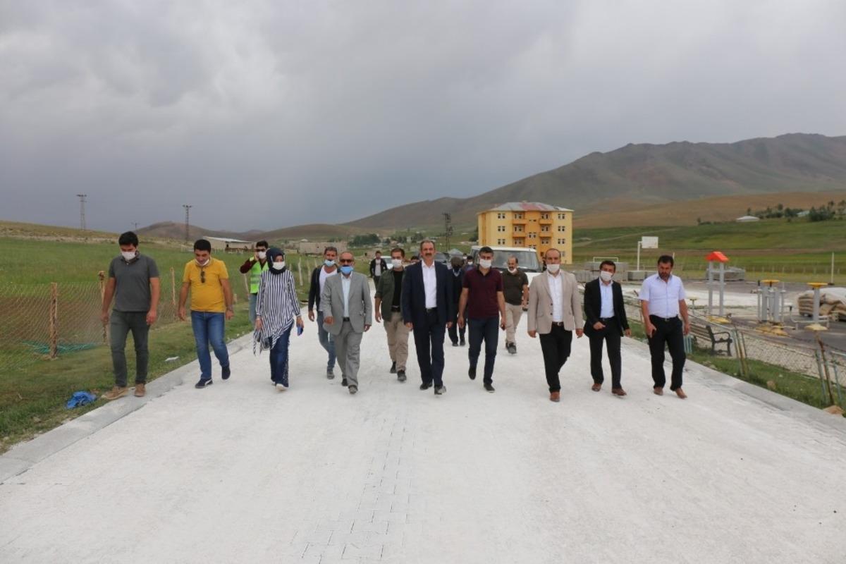 G&uuml;rpınar&rsquo;da 300 bin metrekare parke taşı yollarla buluşacak