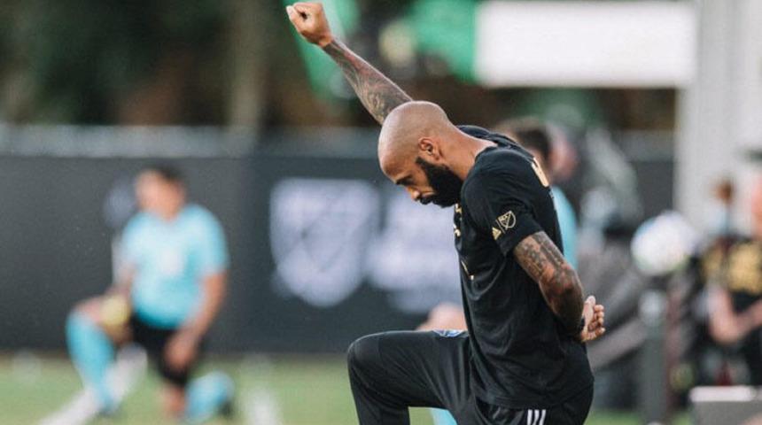 Thierry Henry'den 8 dakika 46 saniyelik protesto