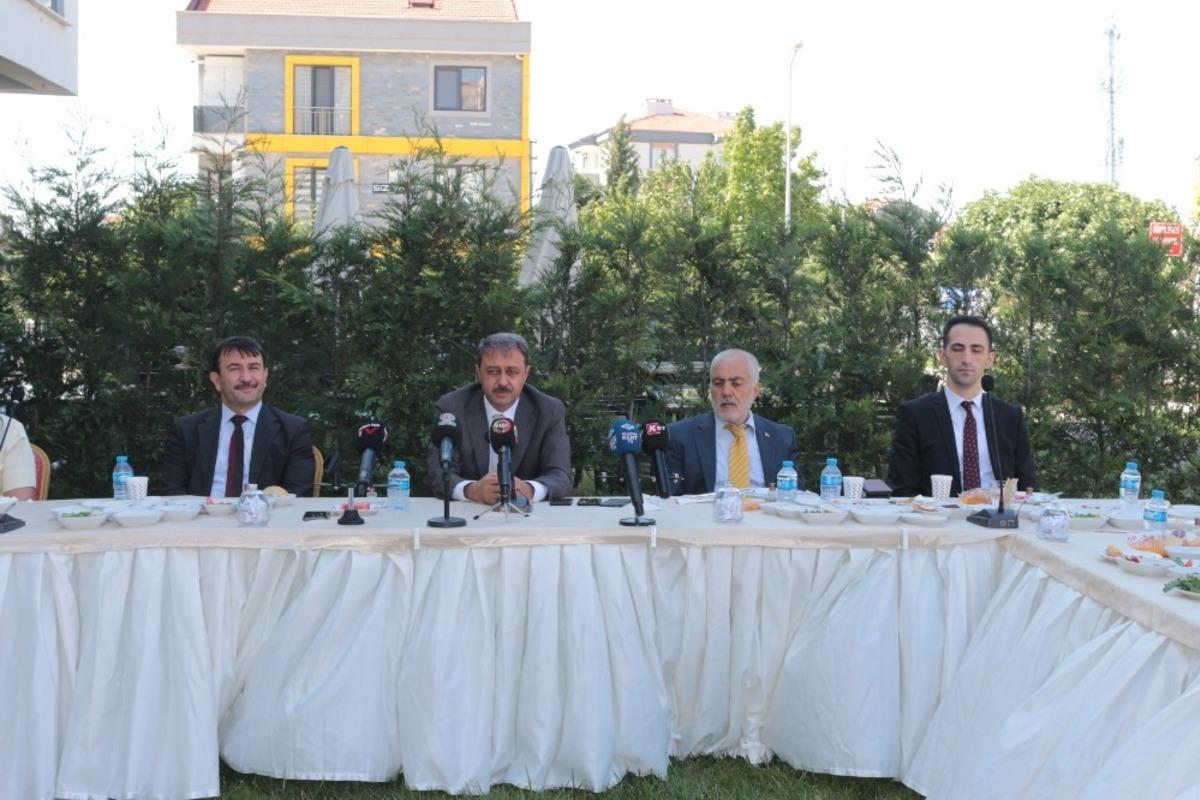 Vali Şıldak: &ldquo;Y&uuml;reğimiz Balıkesir i&ccedil;in atıyor&rdquo;