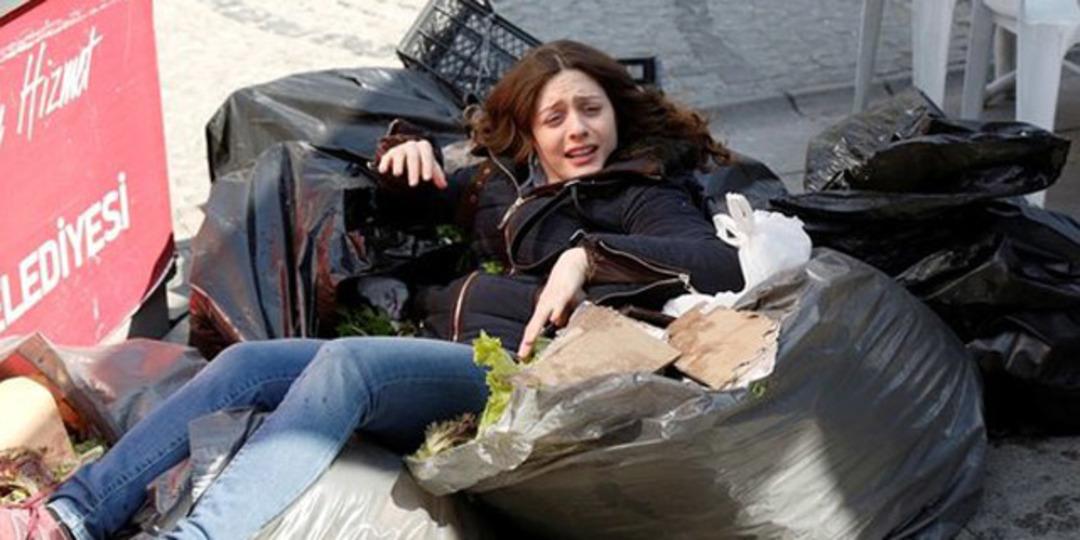 İlişki Durumu: Karışık 37. B&ouml;l&uuml;m Fotoğrafları