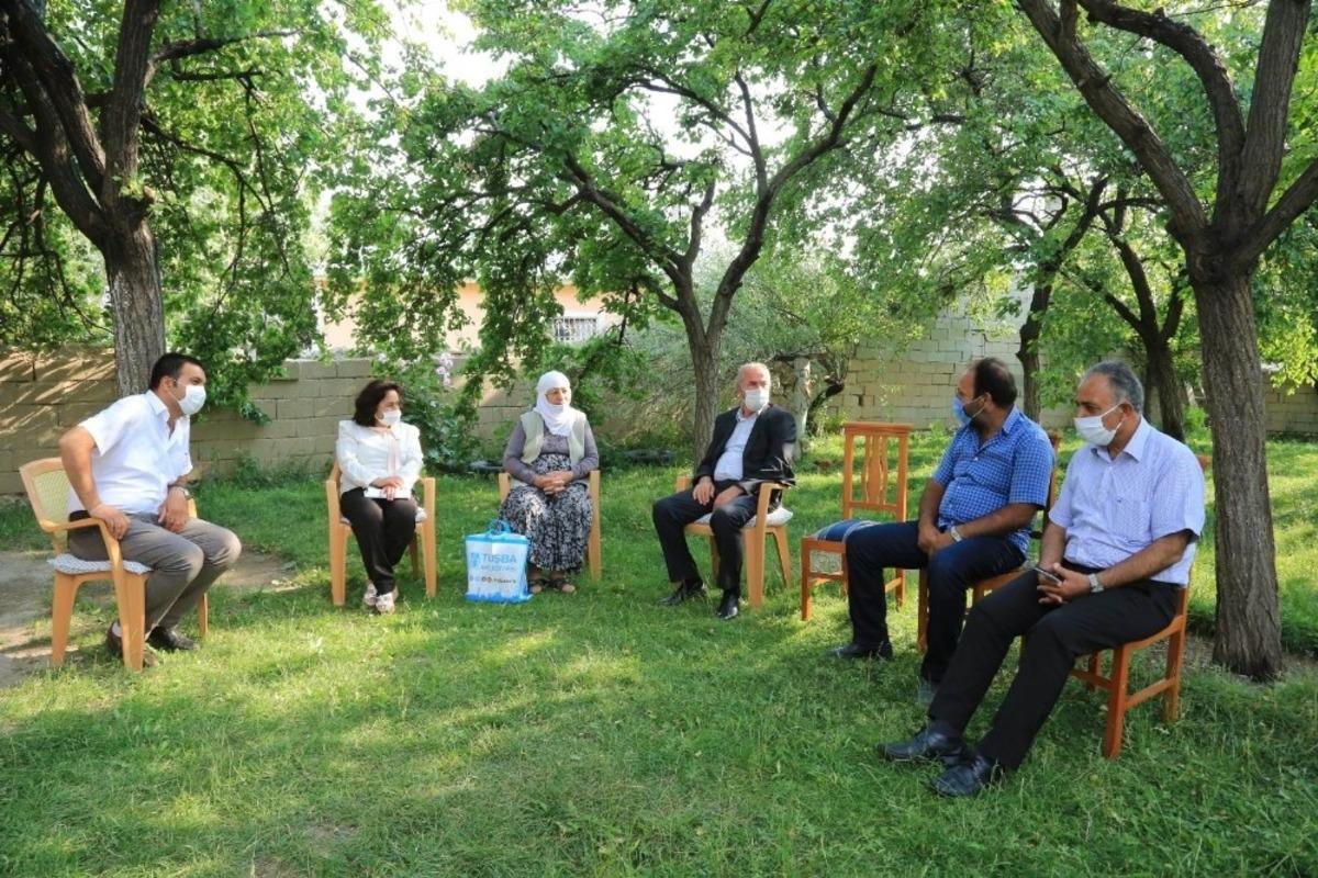 Başkan Akman&rsquo;dan şehit aileleri ile gazilere ziyaret