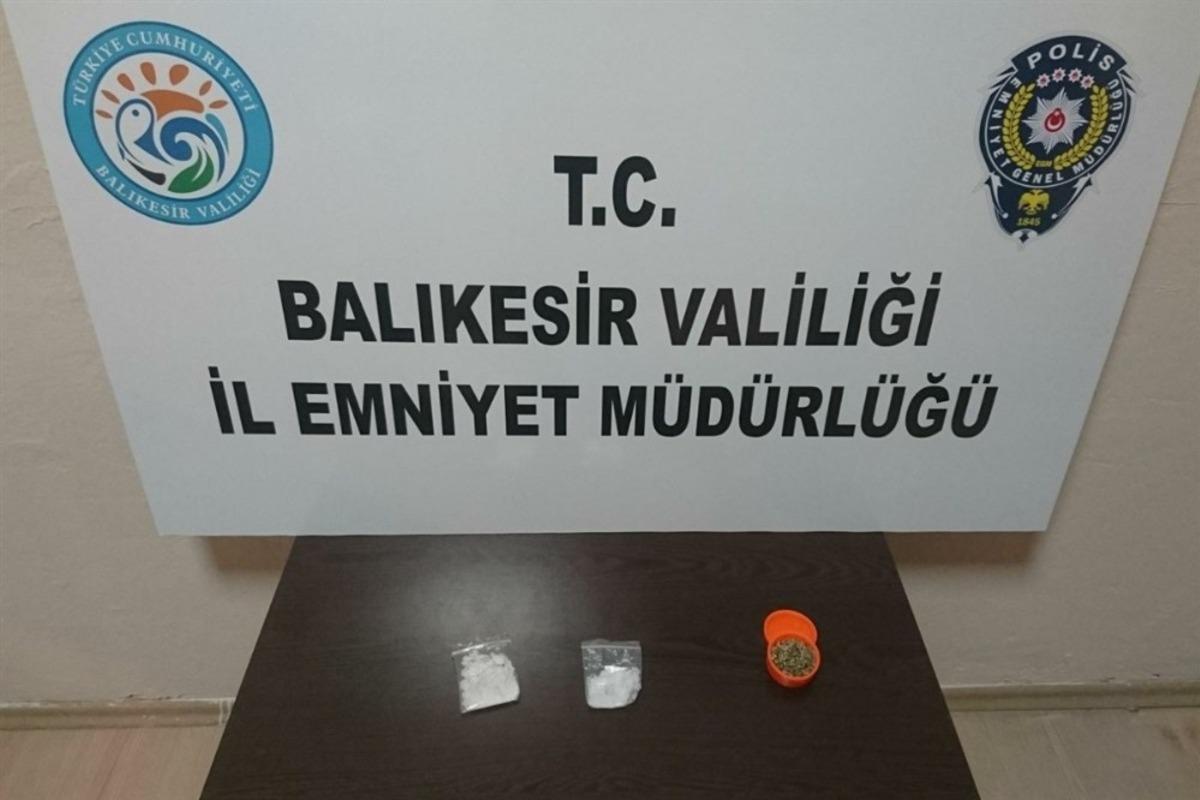 Balıkesir&rsquo;de polisten uyuşturucu operasyonu