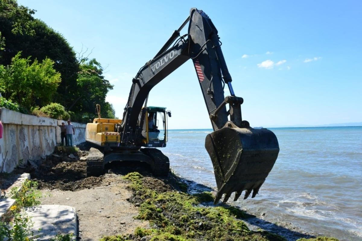 Değirmenaltı sahili temizleniyor
