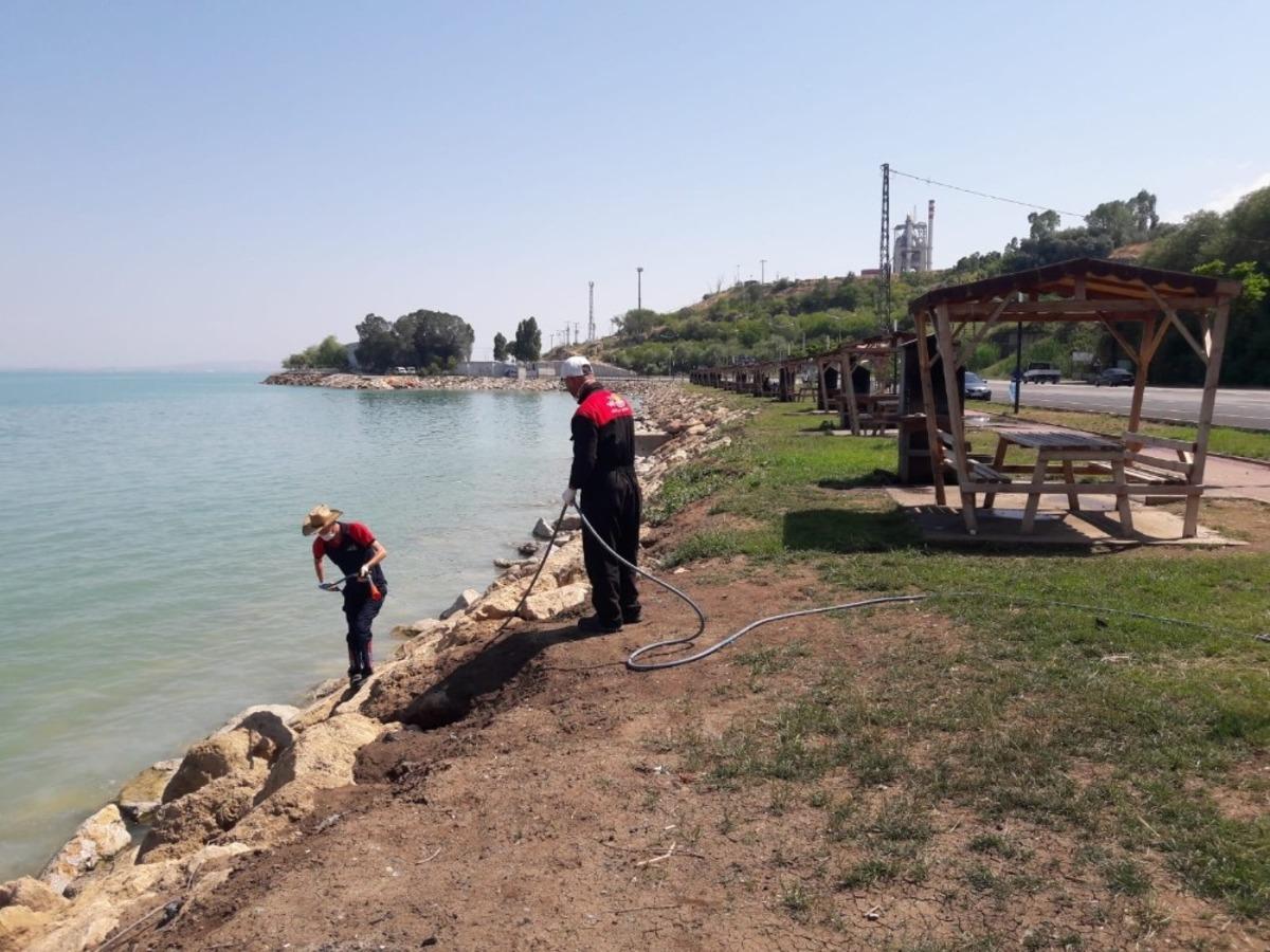 Van B&uuml;y&uuml;kşehir Belediyesi ila&ccedil;lama &ccedil;alışmalarını s&uuml;rd&uuml;r&uuml;yor