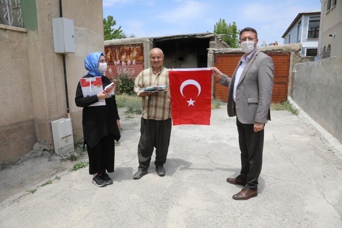 İpekyolu Belediyesinden şehit ve gazi ailelerine ziyaret