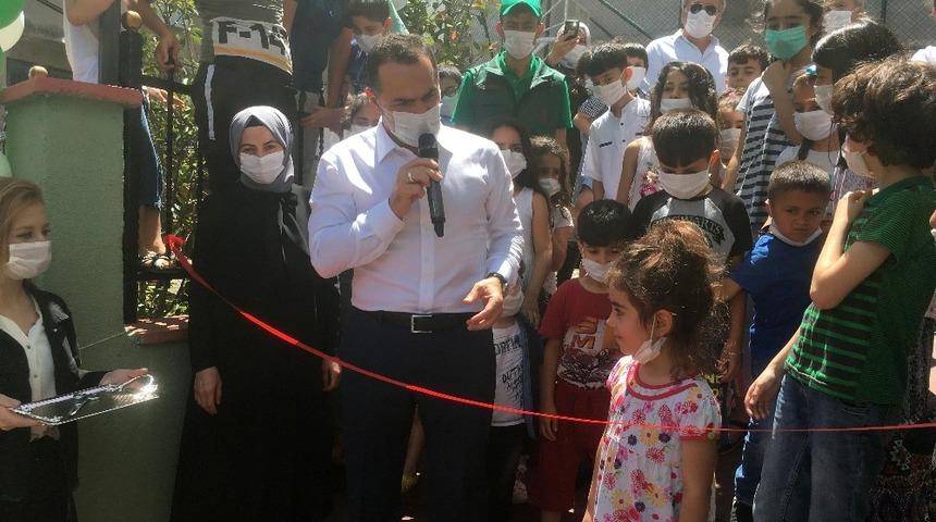 Başkan Yıldız, Mahalle Bah&ccedil;esi&rsquo;ni &ccedil;ocuklarla birlikte a&ccedil;tı