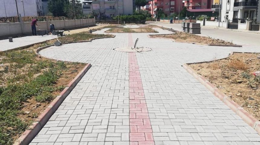 Yeşil Mahalle&rsquo;de park yapım &ccedil;alışmaları s&uuml;r&uuml;yor